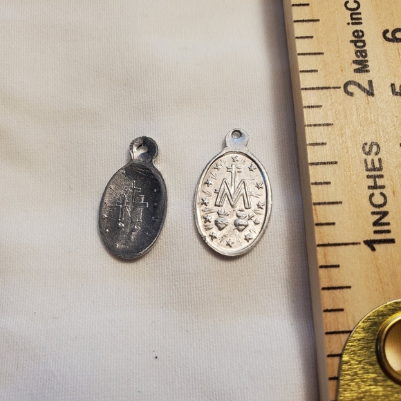 Miraculous Medals 2 Virgin Mary Pendants Silver Tone 3/4" In Length - Picture 4 of 6